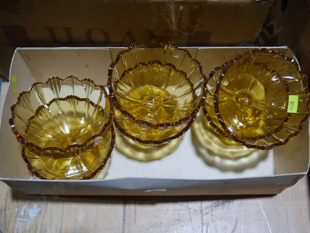 Set of 6 amber sundae dishes Image 1++