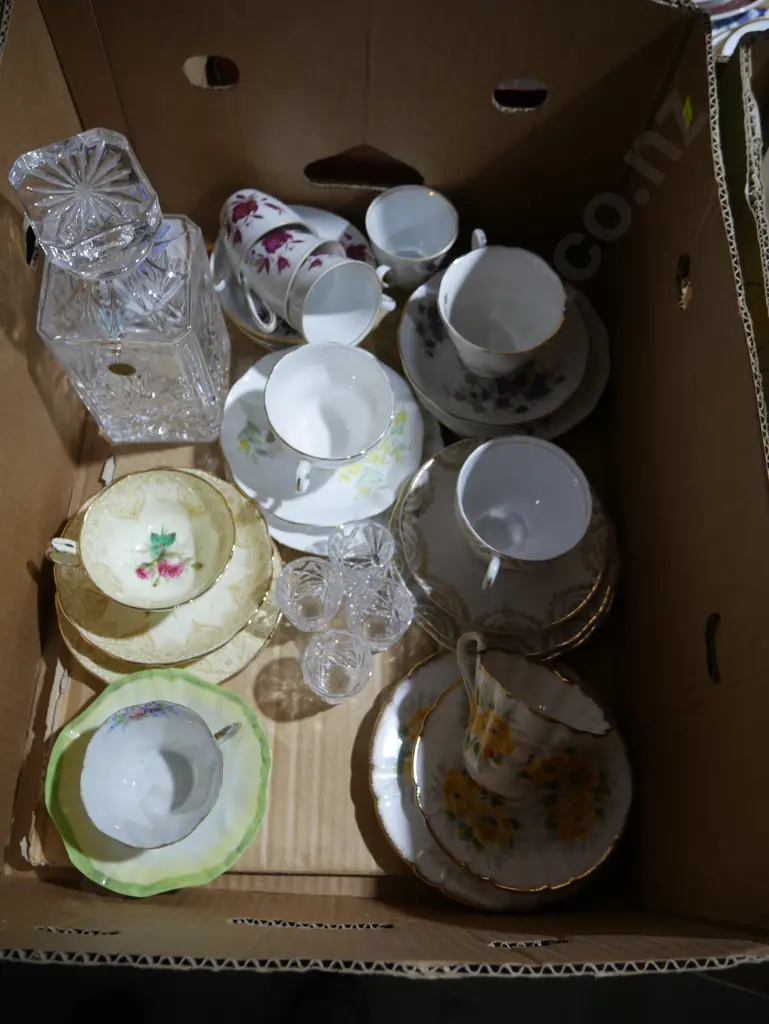 Assorted trios, crystal decanter etc Image 1++