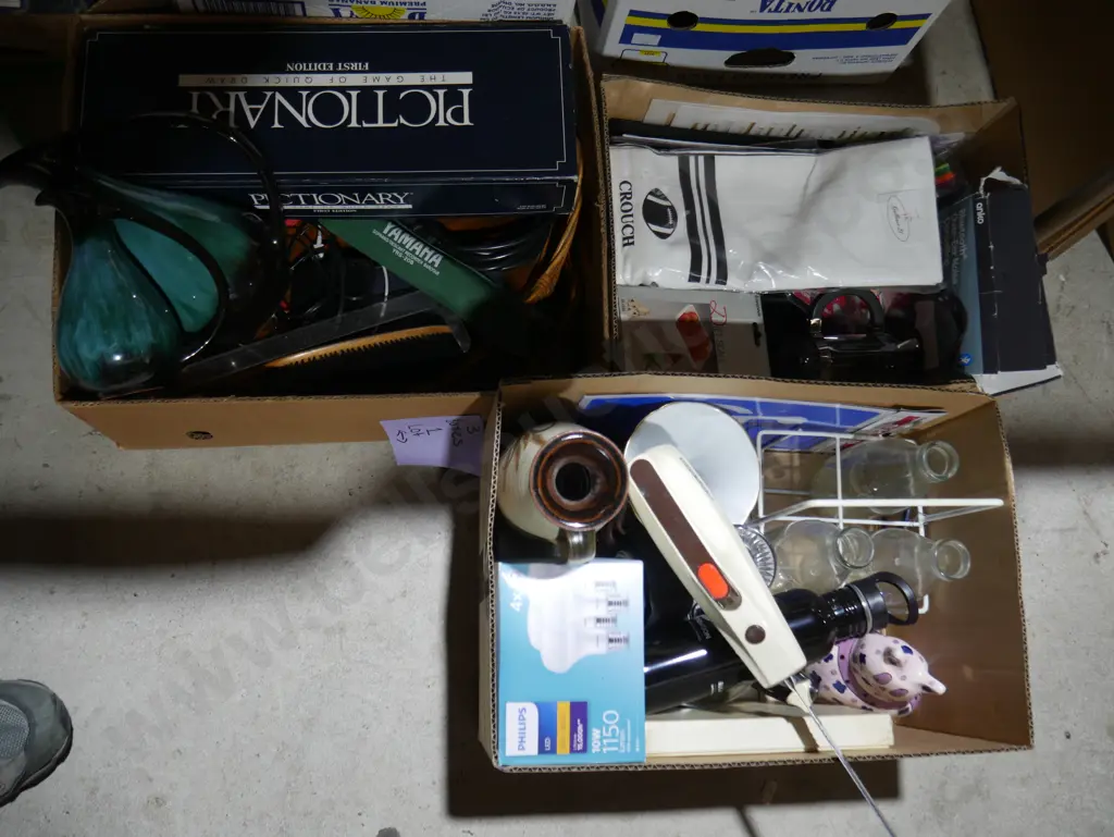 3 boxes Blue mountain pottery vases, Pictionary etc Image 1++