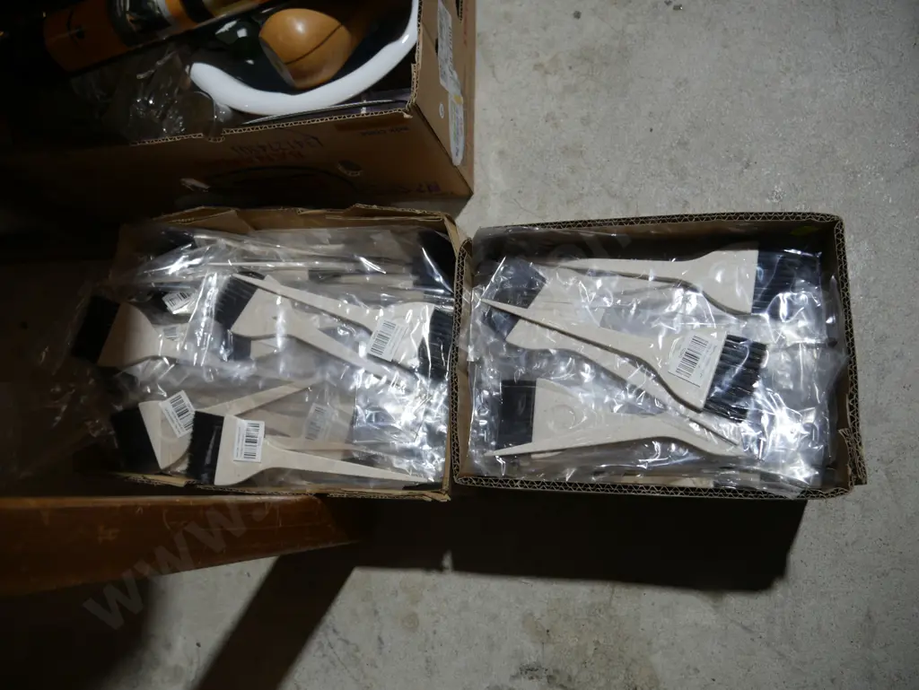 Hairdressing brushes Image 1++