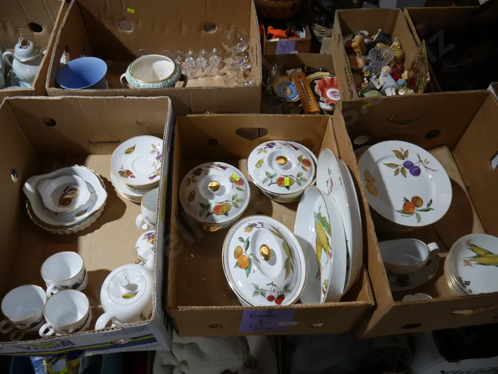 Three boxes of Royal Worcester china Image 1++