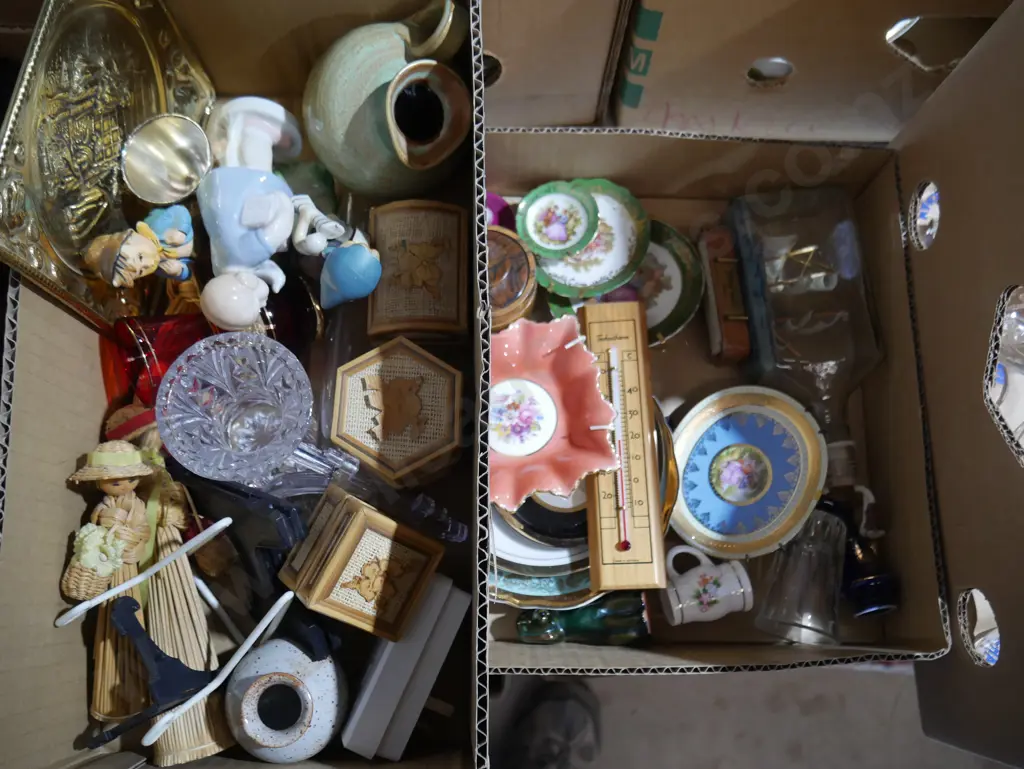 Two boxes of ornaments etc Image 1++