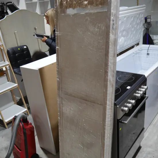 Three fold folding screen