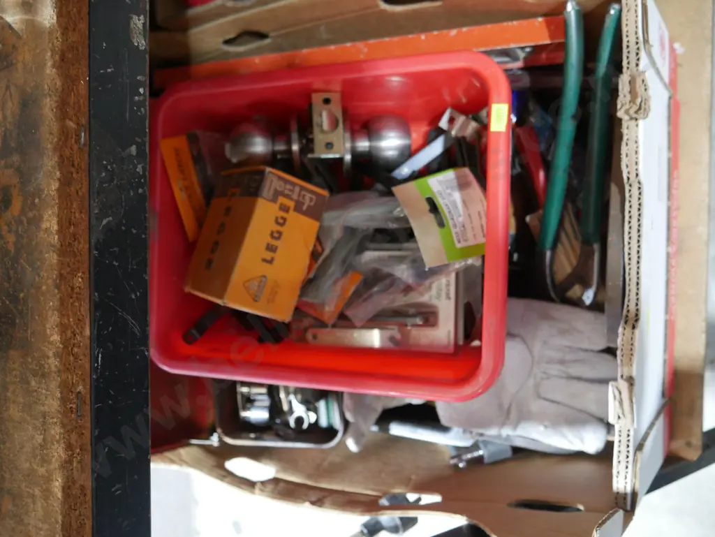Box of tools etc Image 1++