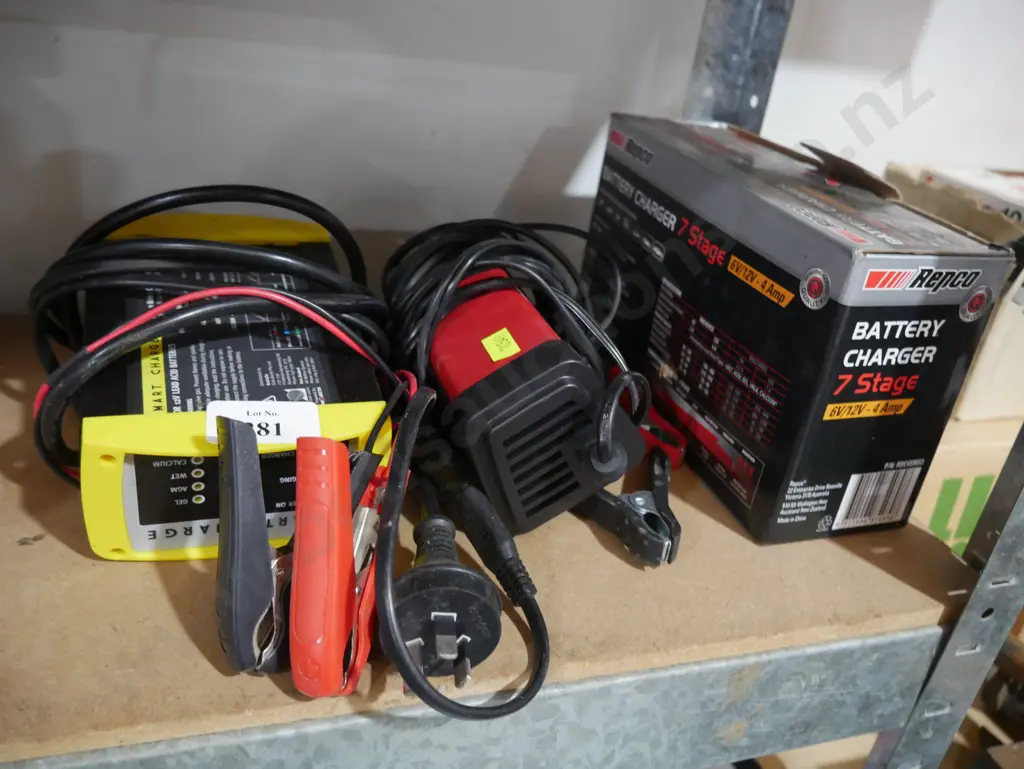 2 battery chargers Image 1++