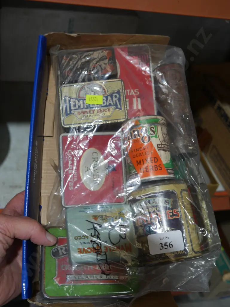 Assorted tins Image 1++