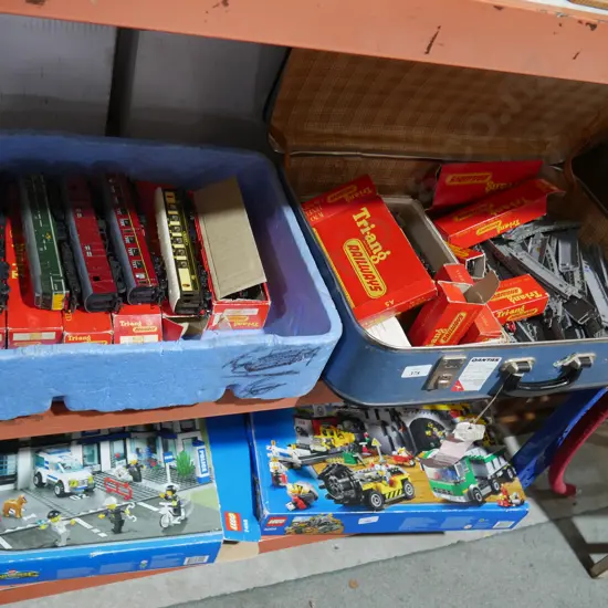 Tri ang model train set