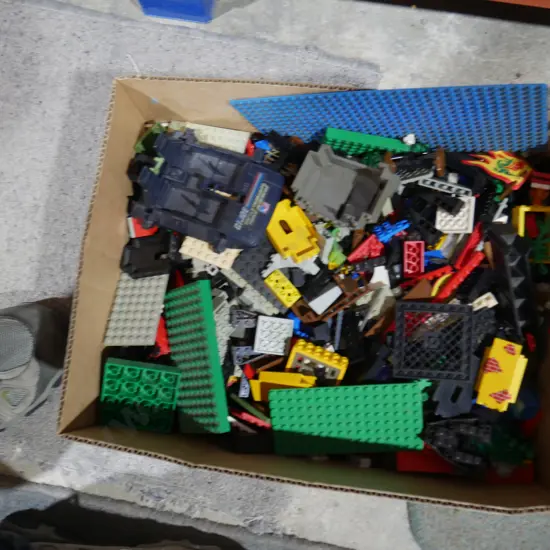 Assorted LEGO blocks