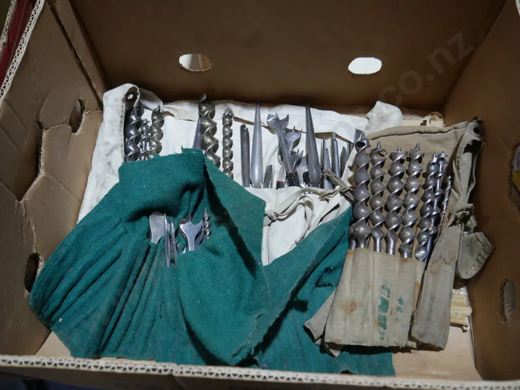 Assorted auger bits Image 1++