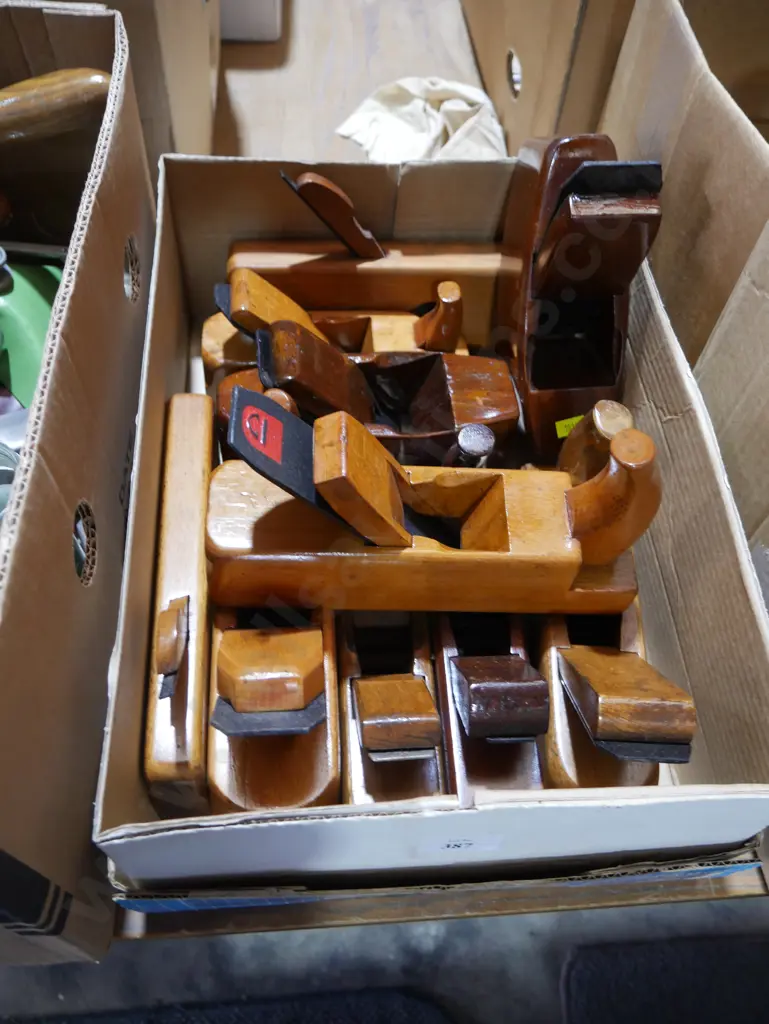 Assorted wood planes Image 1++