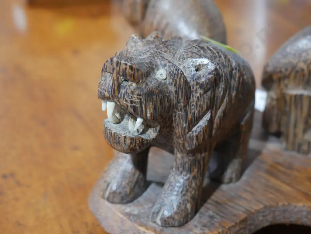 Carved wooden lions ornament Image 1++