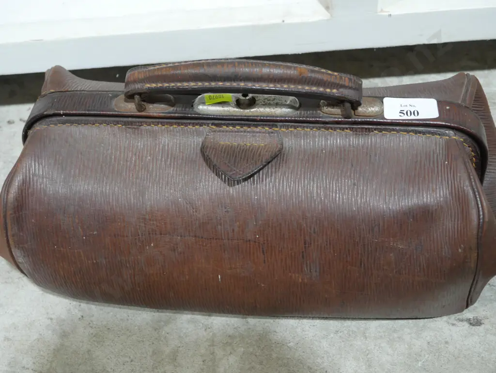 Leather doctors bag Image 1++