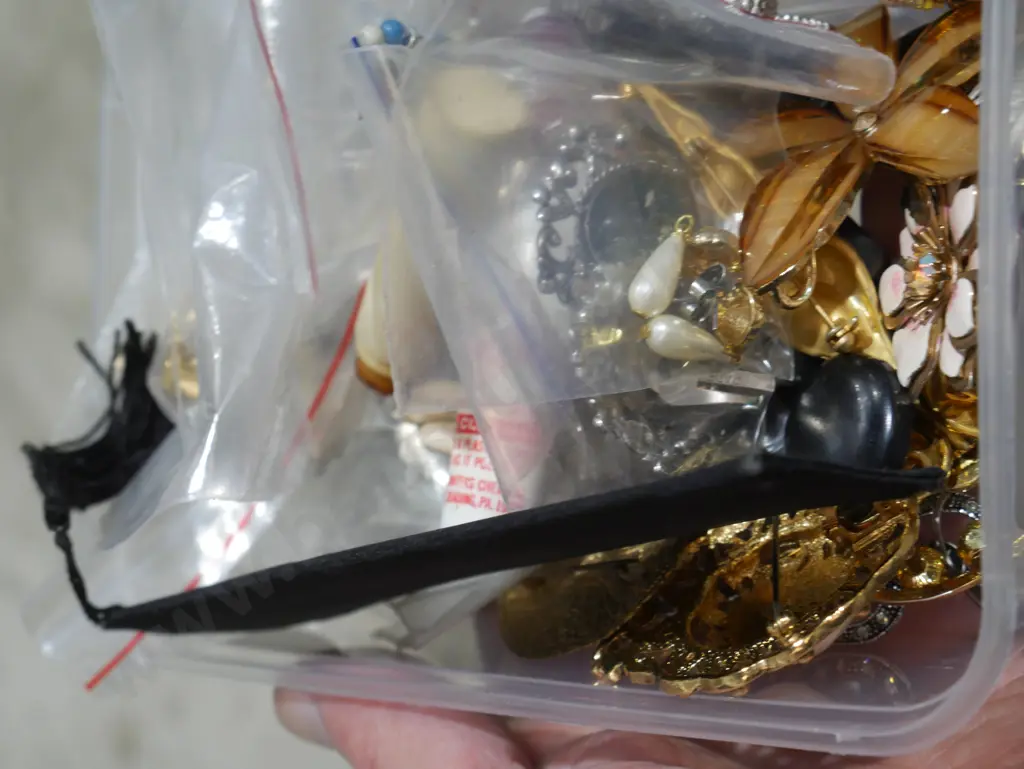 Costume jewelry etc Image 1++