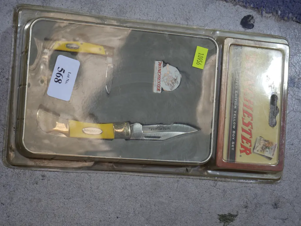 Winchester limited edition yellow boy knife set Image 1++