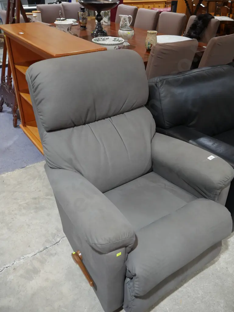 Lazboy armchair Image 1++