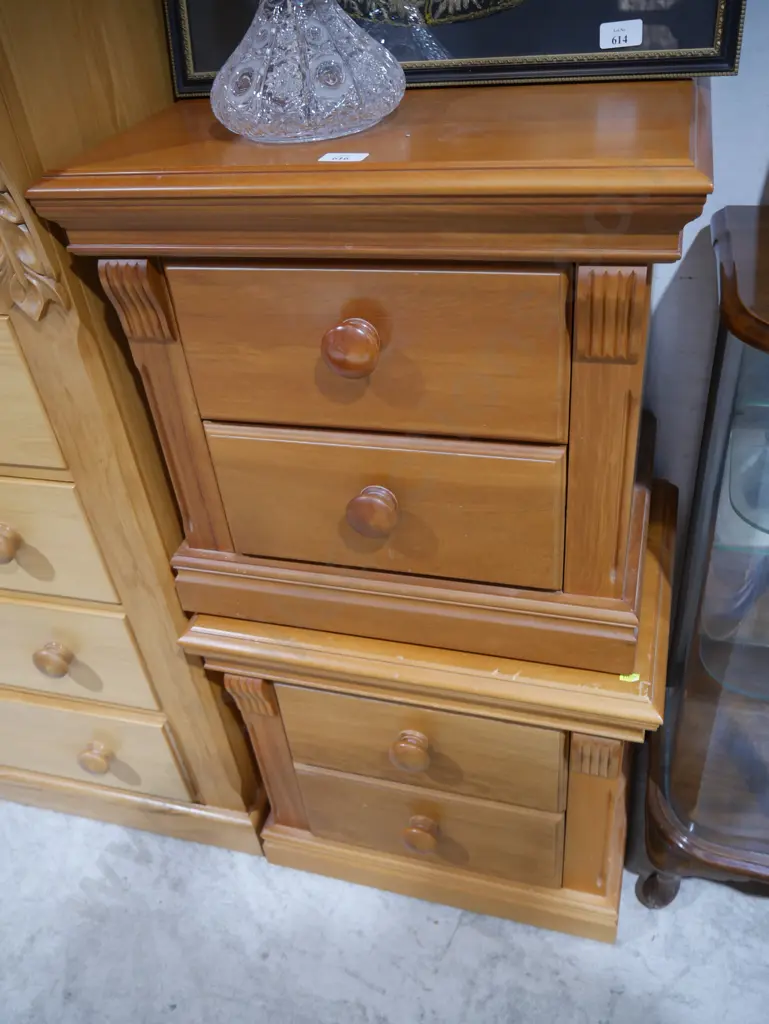 Bedside drawers Image 1++