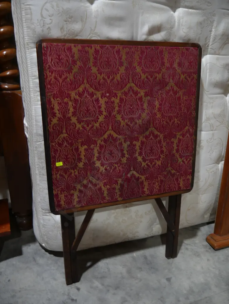 Folding table Image 1++