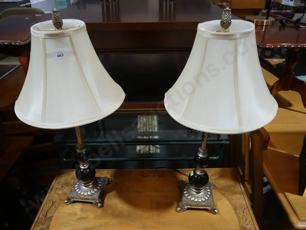 2 table lamps Image 1++
