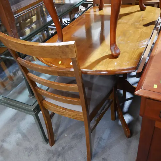 Drop side table and two chairs