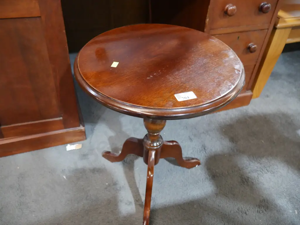 Wine table Image 1++