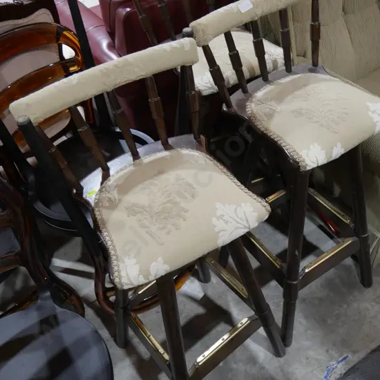 3 upholstered bar stools