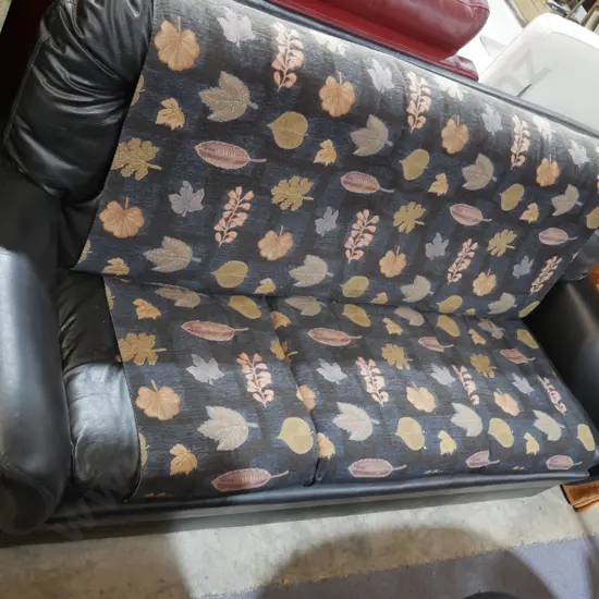 Three-seater settee