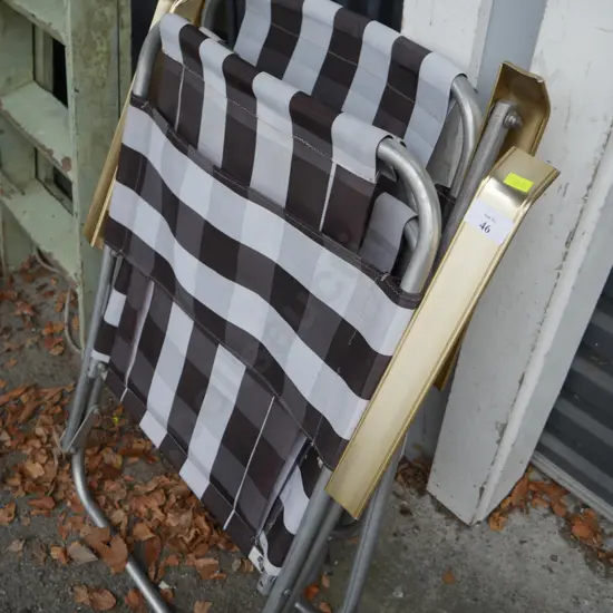 2 folding lawn chairs