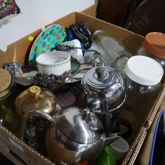 Box of kitchenware