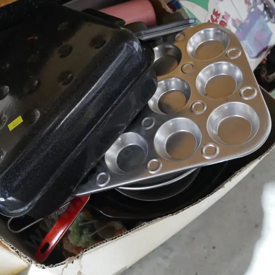 Kitchenware, bakeware