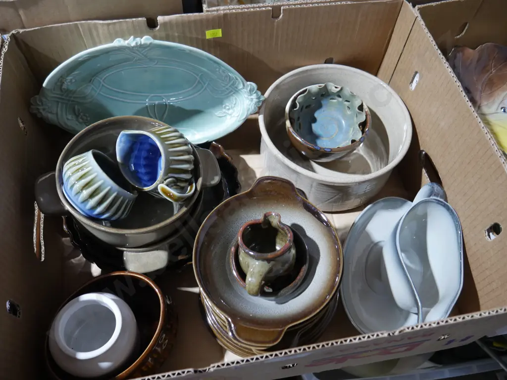 Temuka ware and other pottery Image 1++