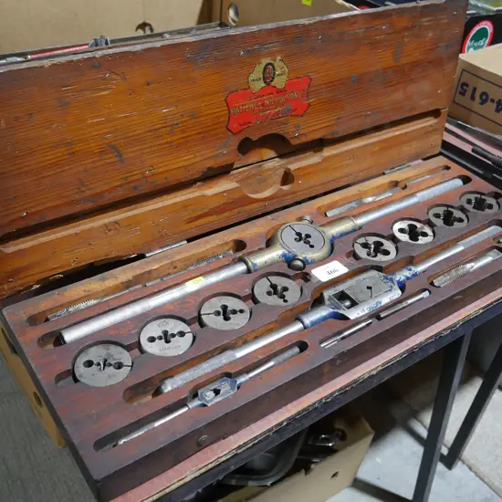 Tap and die set