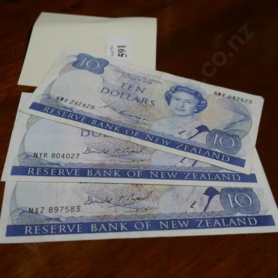 3 $10 NZ notes