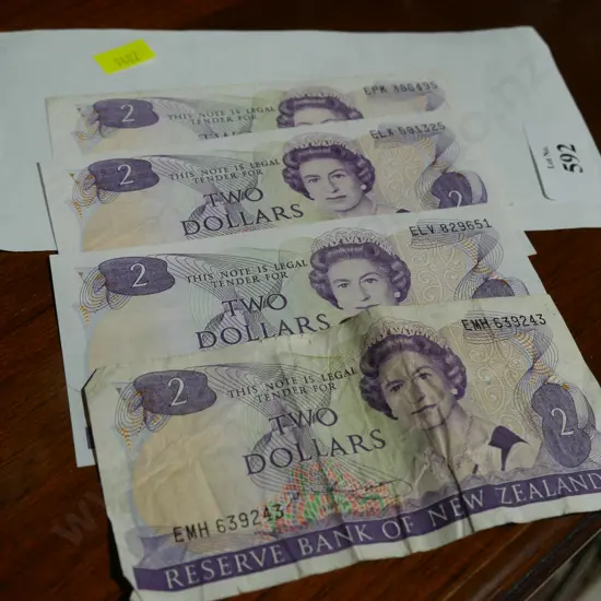 4 $2 NZ notes