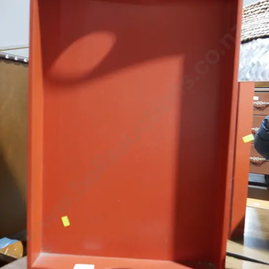 Red tray