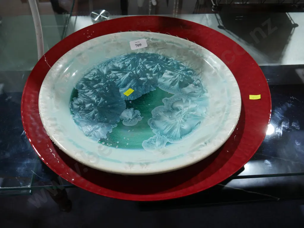 2 large pottery plates Image 1++