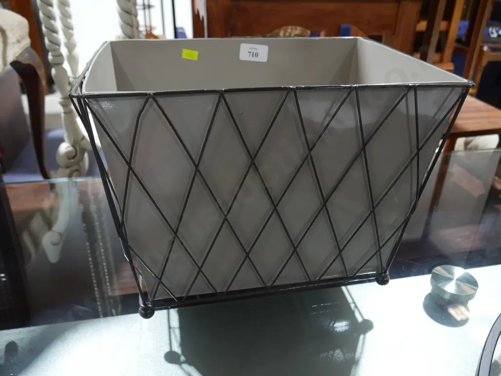 Metal basket Image 1++