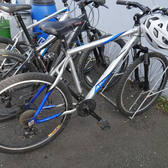 Apollo mountain bike