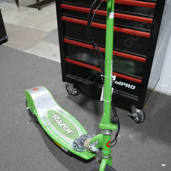 Razor electric scooter