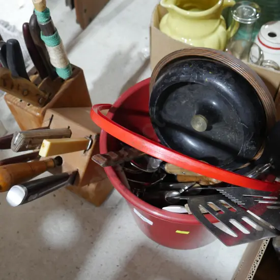 Knife blocks, bucket of goodies