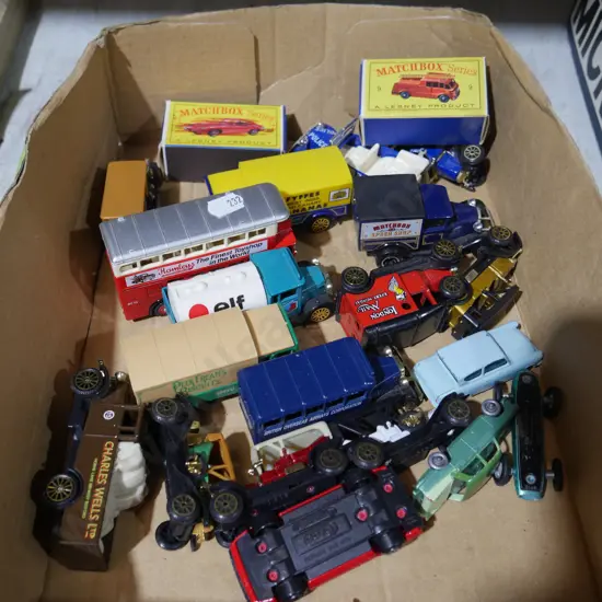 Model cars and buses
