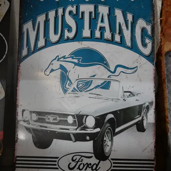 Mustang tin sign