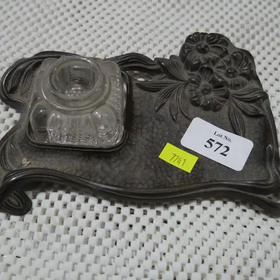 Metal based ink well