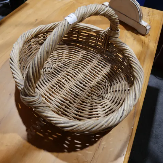 Cane basket