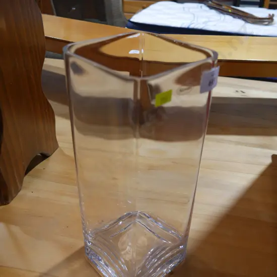 Glass vase