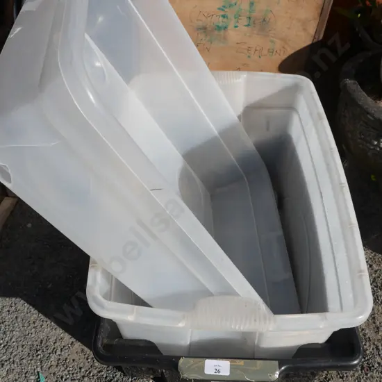 3 plastic storage containers