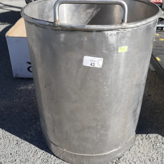 Steel bucket