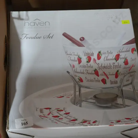 Boxed fondue set