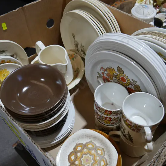 Crown Lynn and other tableware