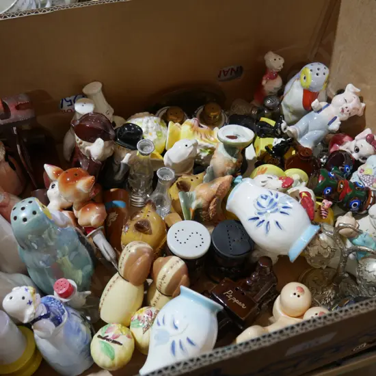 Novelty salt & peppers