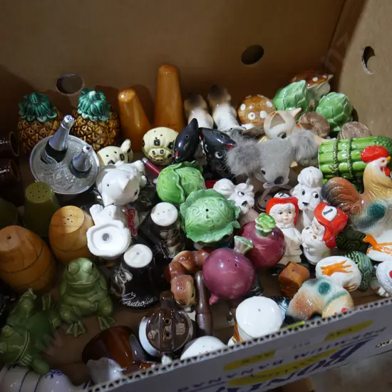 Novelty salt & peppers